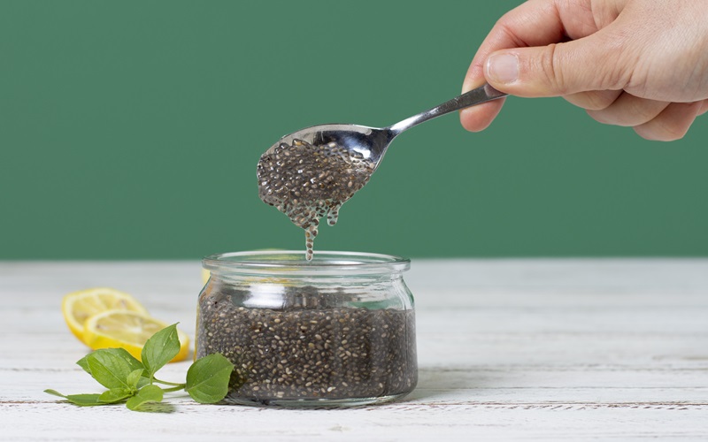 خیس خوردن دانه چیا